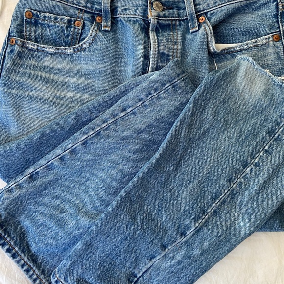 Levi’s 501 S High Waisted Filiforme Jeans - Picture 3 of 9